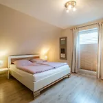 Austernperle, Familie Creutz Feriehus Böhl